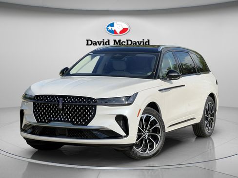 New 2026 Lincoln Nautilus Reserve image 2