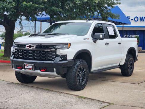 Used 2023 Chevrolet Silverado 1500 ZR2 w/ Technology Package AWD/4WD image 3