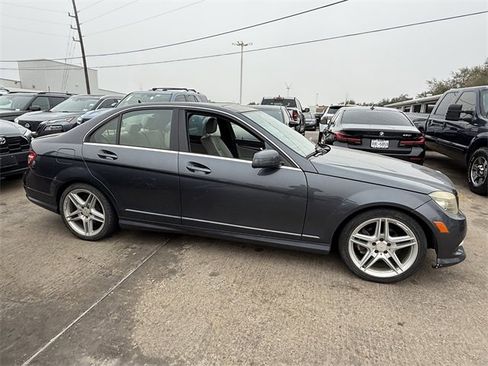 Used 2011 Mercedes-Benz C 300 Sedan image 4