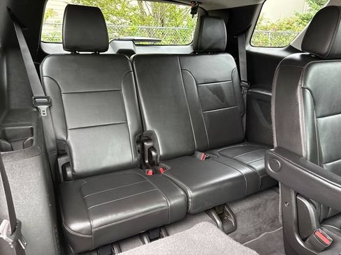 Used 2019 Chevrolet Traverse LT w/ LT Premium Package AWD/4WD image 13