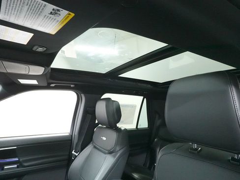 New 2026 Ford Expedition Platinum image 23