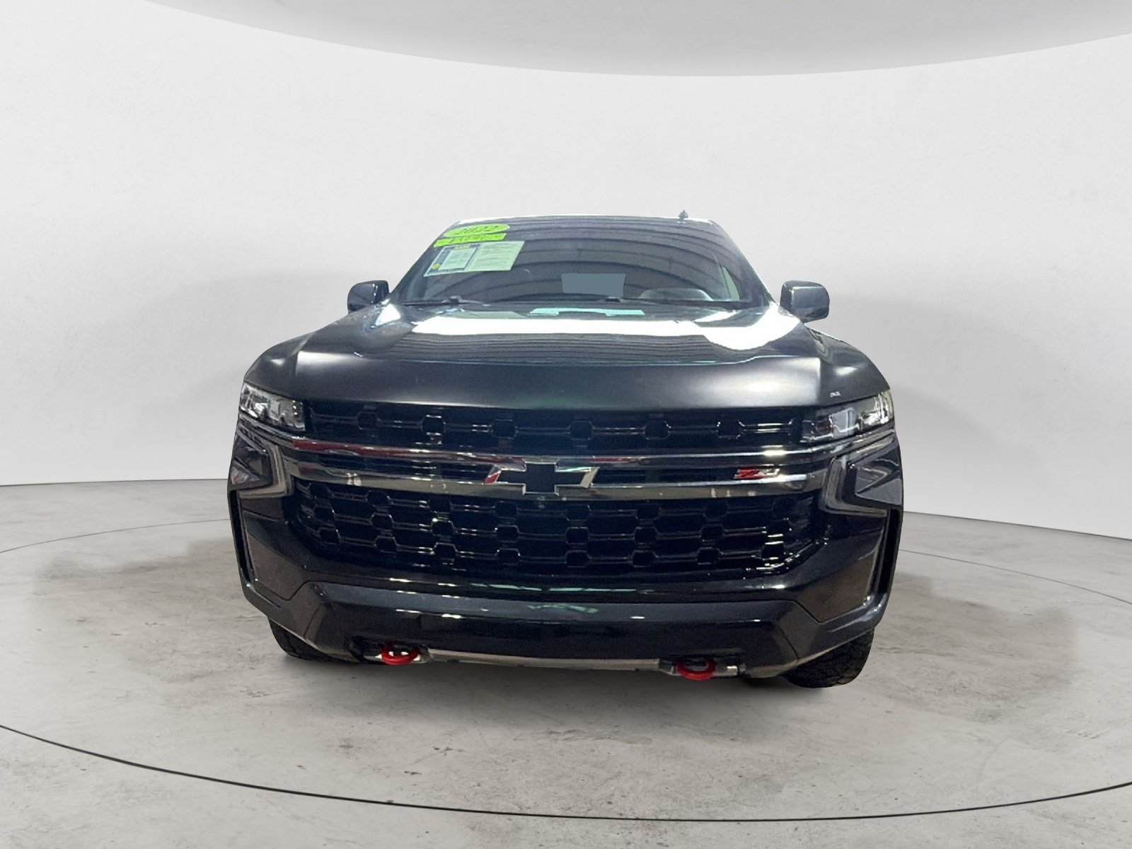 Used 2022 Chevrolet Tahoe Z71 w/ Luxury Package AWD/4WD image 2