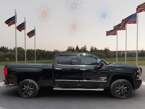 Used 2019 Chevrolet Silverado 2500 LTZ w/ Duramax Plus Package AWD/4WD image 7