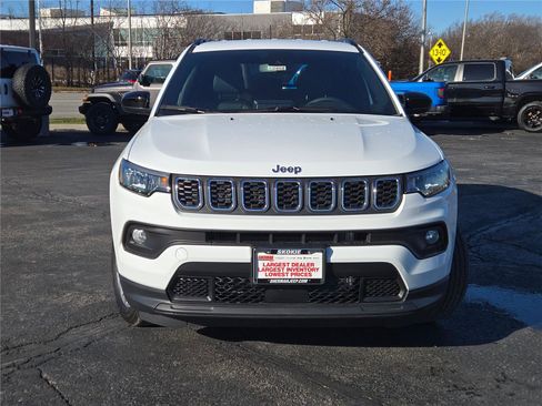 New 2026 Jeep Compass Latitude image 3