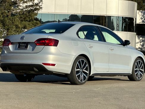 Used 2013 Volkswagen Jetta GLI image 8