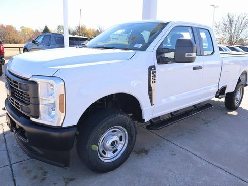 New 2026 Ford F250 XL w/ XL Driver Assist Package AWD/4WD image 9