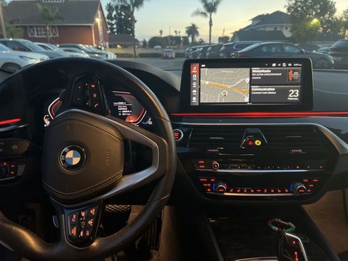 Certified 2022 BMW 540i w/ Premium Package image 18