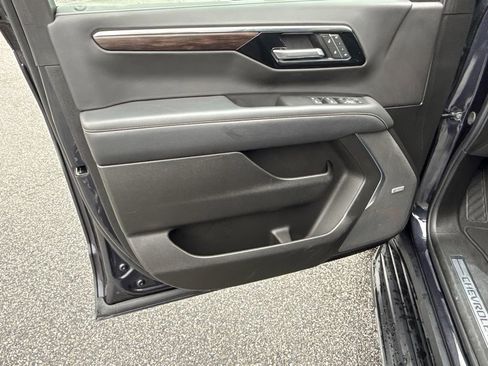 Certified 2025 Chevrolet Suburban Premier image 10