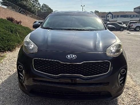 Used 2017 Kia Sportage EX image 4