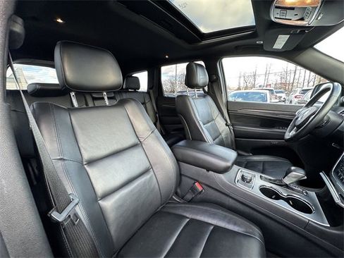 Used 2018 Jeep Grand Cherokee Limited image 35