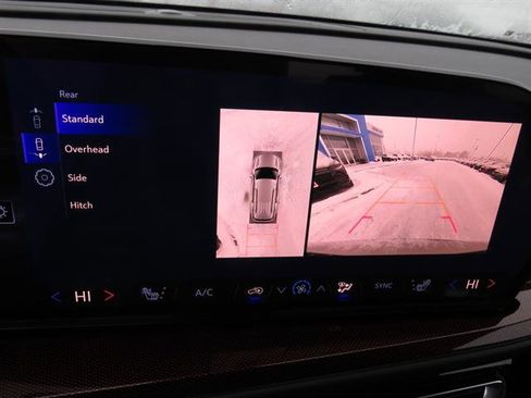 New 2026 Chevrolet Traverse Z71 w/ Driver Confidence Package image 25