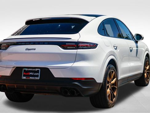 Used 2023 Porsche Cayenne Platinum Edition AWD/4WD image 6