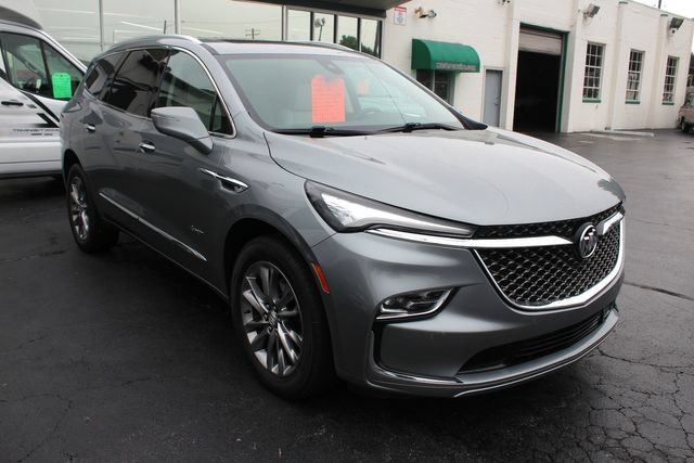 Used 2024 Buick Enclave Avenir w/ Avenir Technology Package AWD/4WD image 13