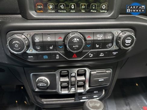 Used 2022 Jeep Wrangler Unlimited Sahara image 21