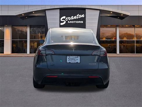 Used 2023 Tesla Model Y Performance image 4