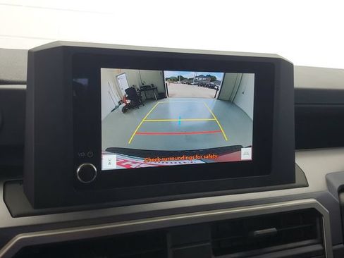 Used 2025 Toyota 4Runner SR5 AWD/4WD image 27