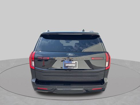 Used 2025 Ford Expedition Tremor AWD/4WD image 7