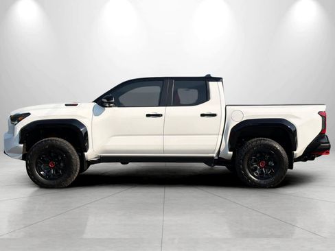 Used 2024 Toyota Tacoma TRD Pro AWD/4WD image 5