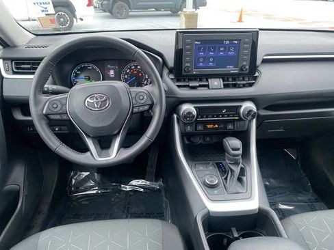 Used 2022 Toyota RAV4 XLE w/ XLE Grade Weather Package AWD/4WD image 14