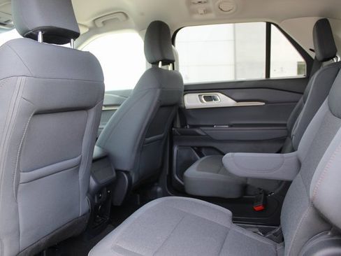 Used 2025 Ford Explorer Active image 14