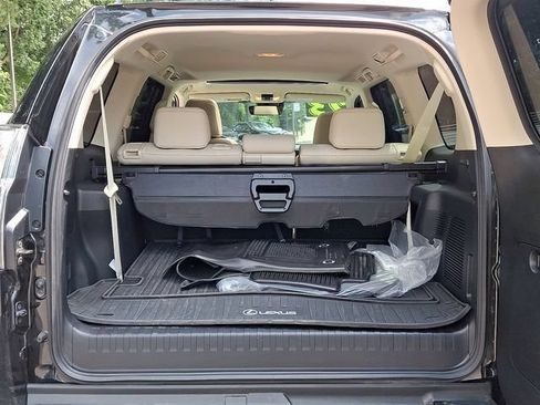 Certified 2023 Lexus GX 460 Premium w/ Premium Package AWD/4WD image 29