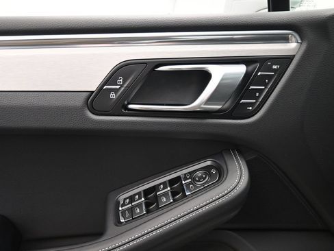 New 2026 Porsche Macan AWD/4WD image 11