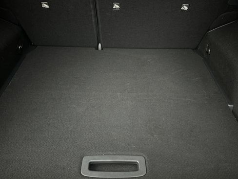 Certified 2025 Nissan Kicks SV image 17