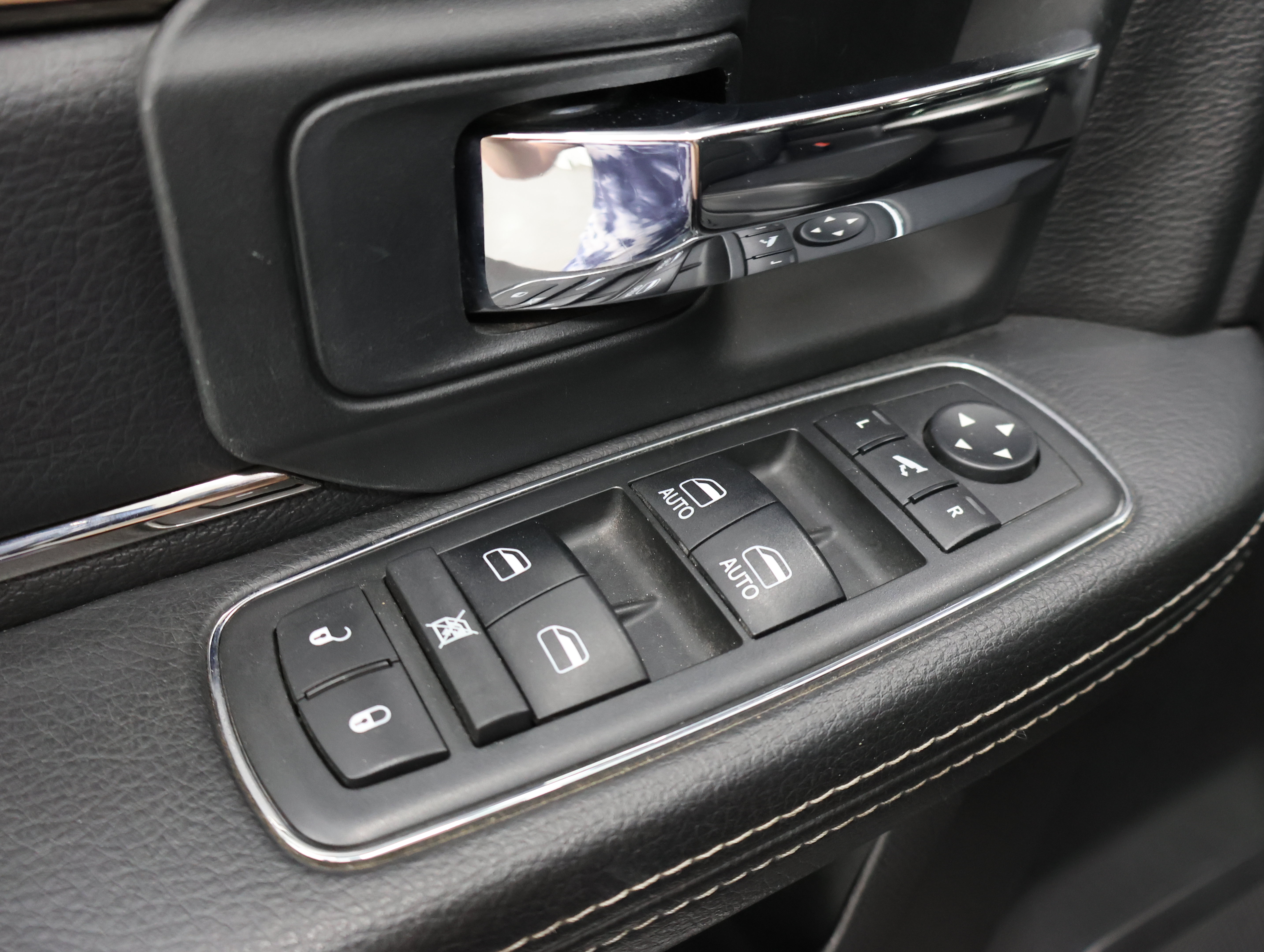 Used 2018 RAM 2500 Big Horn w/ Sport Appearance Group AWD/4WD image 40