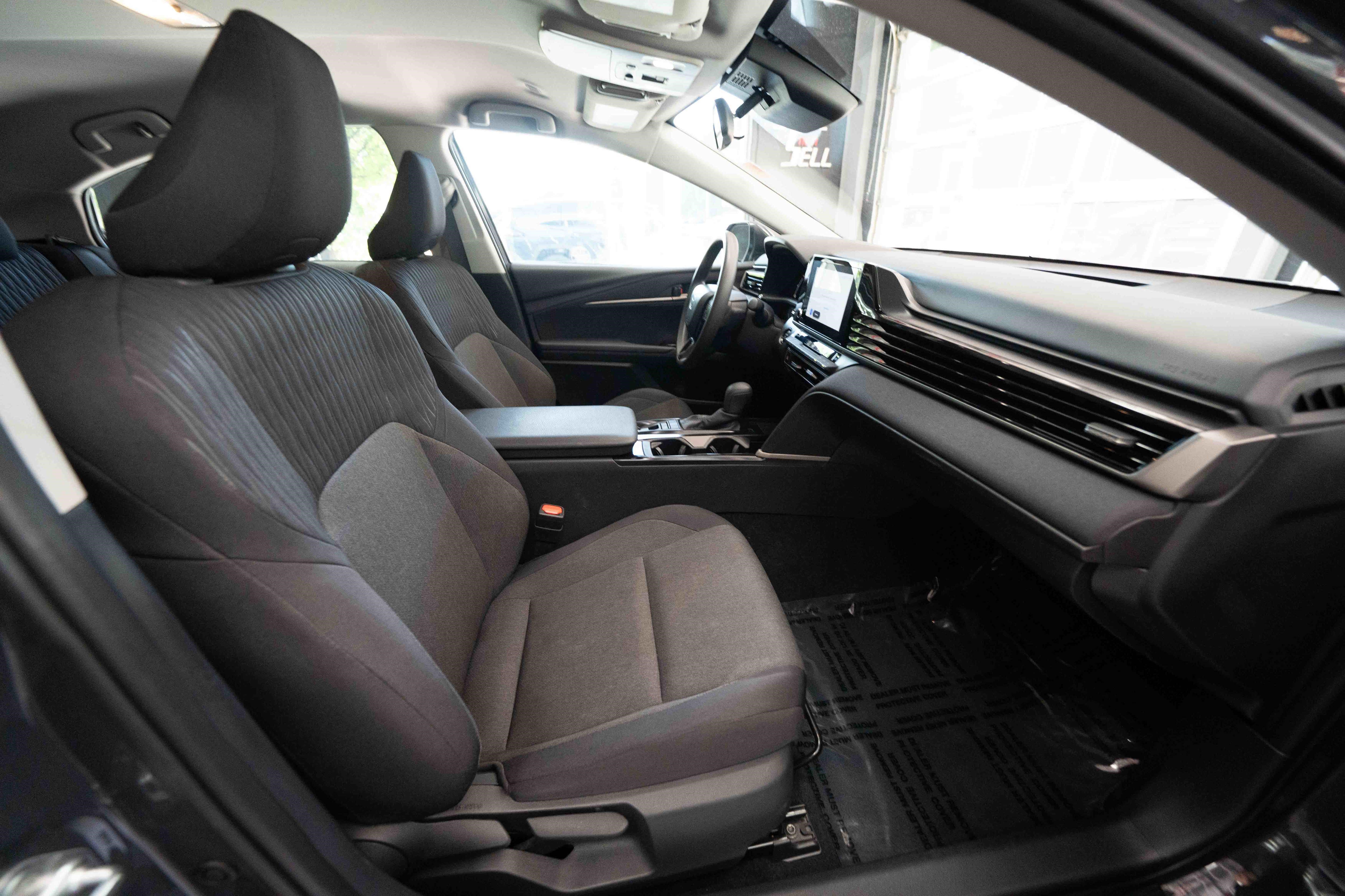 Used 2025 Toyota Camry LE FWD image 26