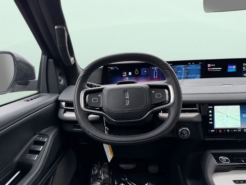 New 2026 Lincoln Navigator Reserve AWD/4WD image 17