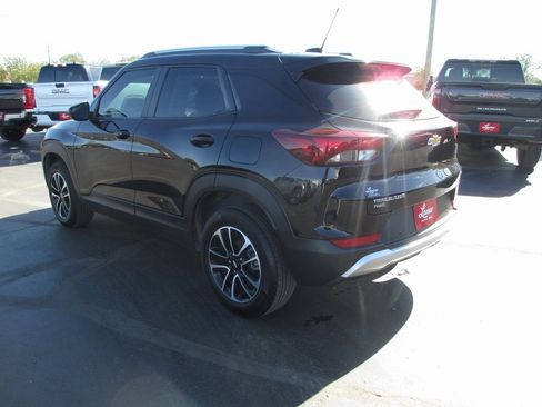 Certified 2025 Chevrolet TrailBlazer LT w/ LT Cold Weather Package image 8