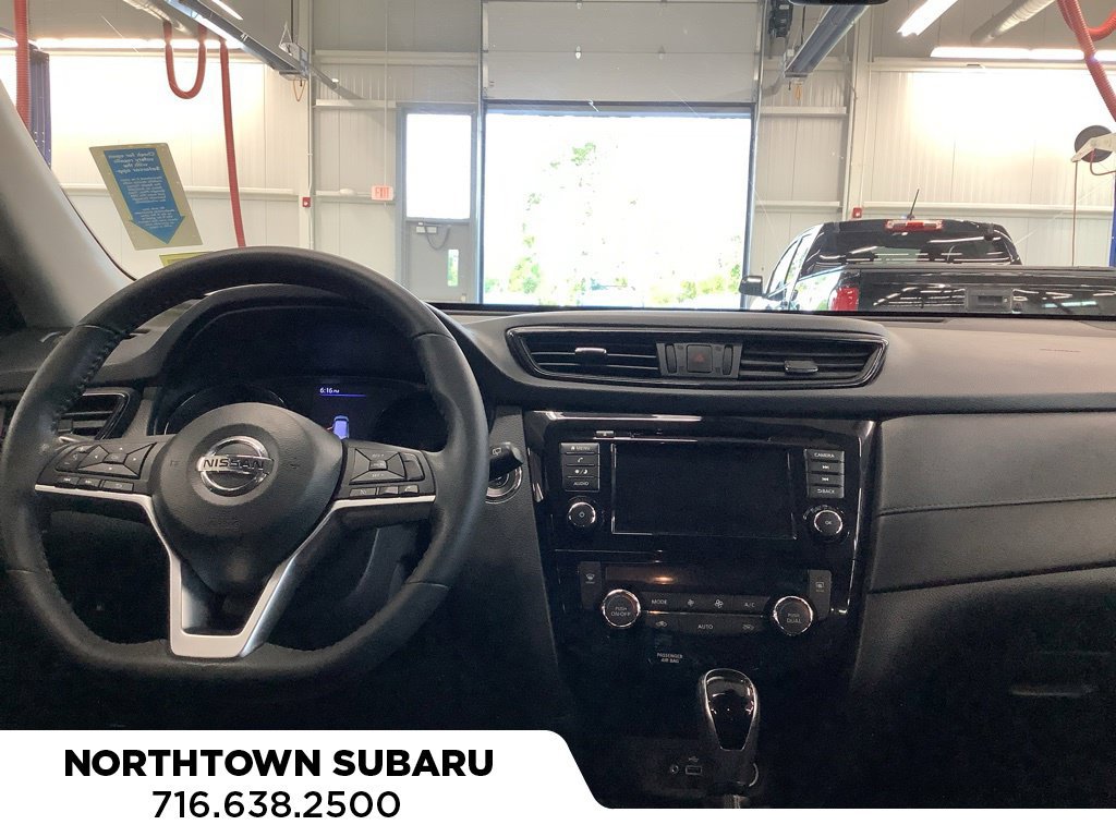 Used 2020 Nissan Rogue SV AWD/4WD image 5