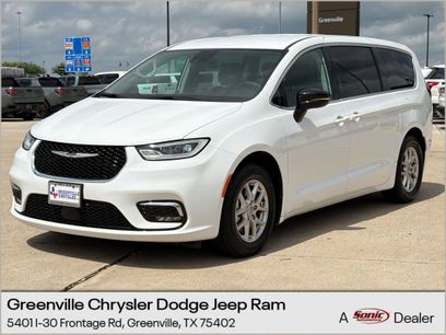 Used 2024 Chrysler Pacifica Touring-L