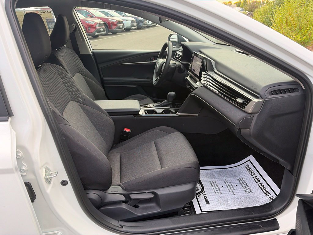 Used 2025 Toyota Camry LE FWD image 11