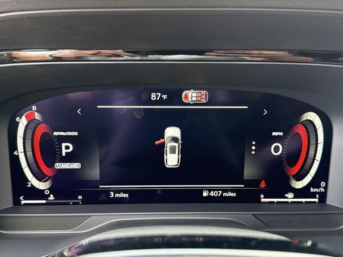 New 2026 Nissan Pathfinder Platinum FWD image 12