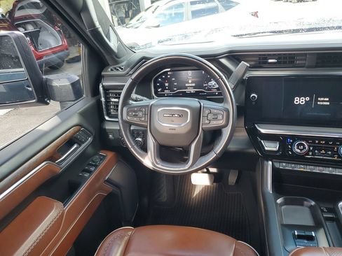 Used 2024 GMC Sierra 2500 Denali Ultimate AWD/4WD image 13