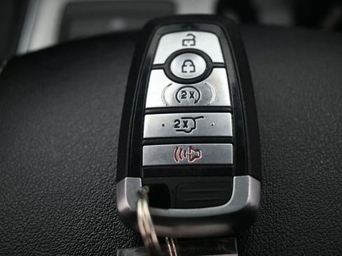Used 2022 Ford Edge Titanium AWD/4WD image 18