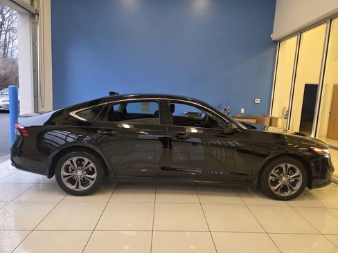 Used 2023 Honda Accord EX image 5