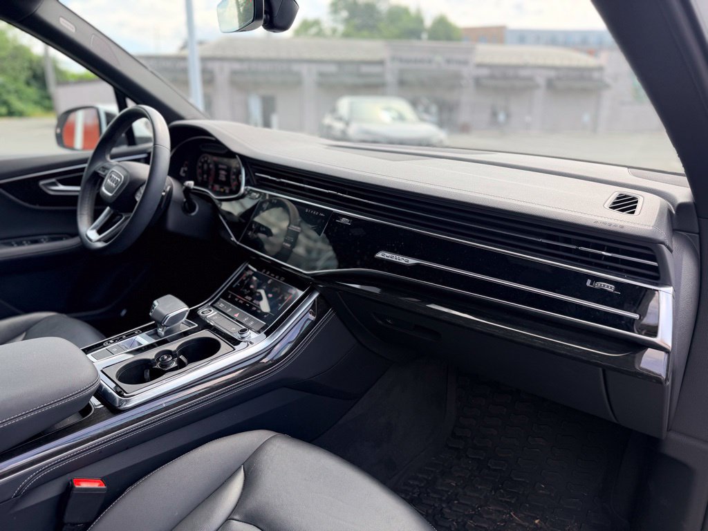 Used 2025 Audi Q7 2.0T Premium Plus w/ Premium Plus Package AWD/4WD image 23