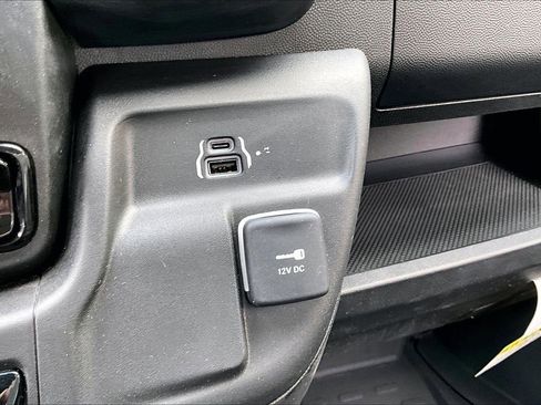 Used 2025 RAM ProMaster 2500 w/ Convenience Group FWD image 31