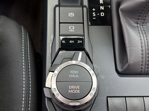 Used 2025 Toyota Tacoma TRD Sport AWD/4WD image 22