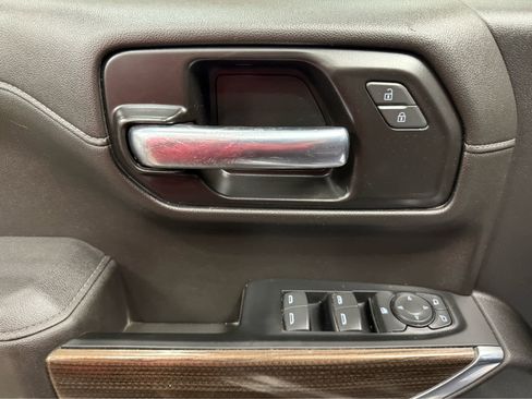 Used 2022 Chevrolet Silverado 1500 LT w/ Z71 Off-Road Package image 12