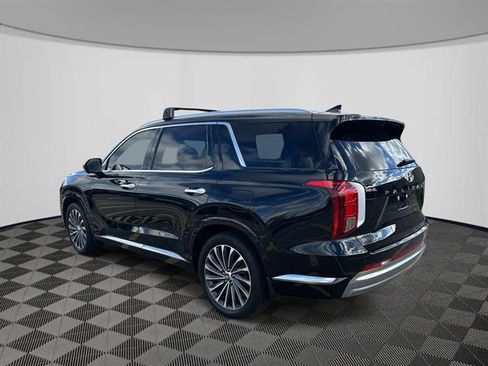 Used 2023 Hyundai Palisade Calligraphy image 7