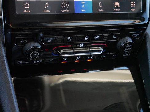 Used 2023 Jeep Grand Cherokee L Limited w/ Luxury Tech Group II image 23