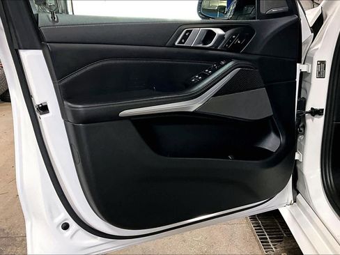 Used 2021 BMW X5 M50i w/ Premium Package image 21