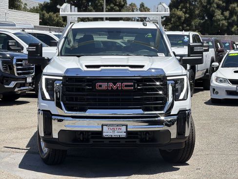 New 2026 GMC Sierra 2500 Pro w/ Convenience Package AWD/4WD image 2
