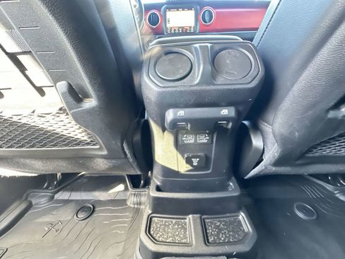 Used 2021 Jeep Wrangler Unlimited Rubicon image 21