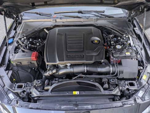 New 2024 Jaguar XF R-Dynamic SE AWD/4WD image 31