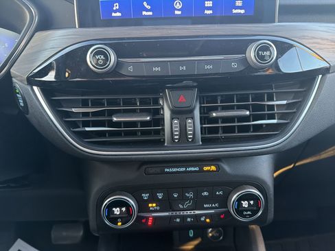 Certified 2020 Ford Escape Titanium image 8