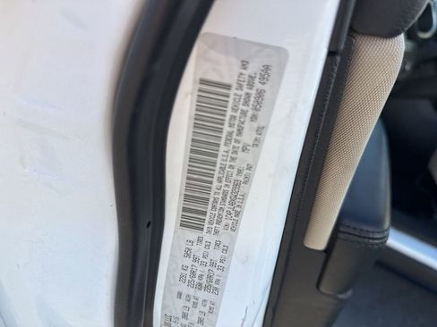 Used 2016 Jeep Cherokee Sport FWD image 11